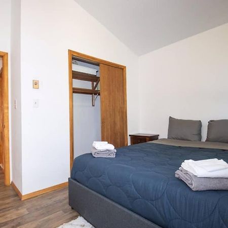 Entire 3 Bedroom Adventure Chalet, Near The Best Of The Poconos イースト・ストラウズバーグ エクステリア 写真