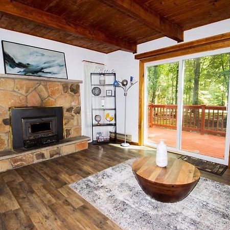 Entire 3 Bedroom Adventure Chalet, Near The Best Of The Poconos イースト・ストラウズバーグ エクステリア 写真
