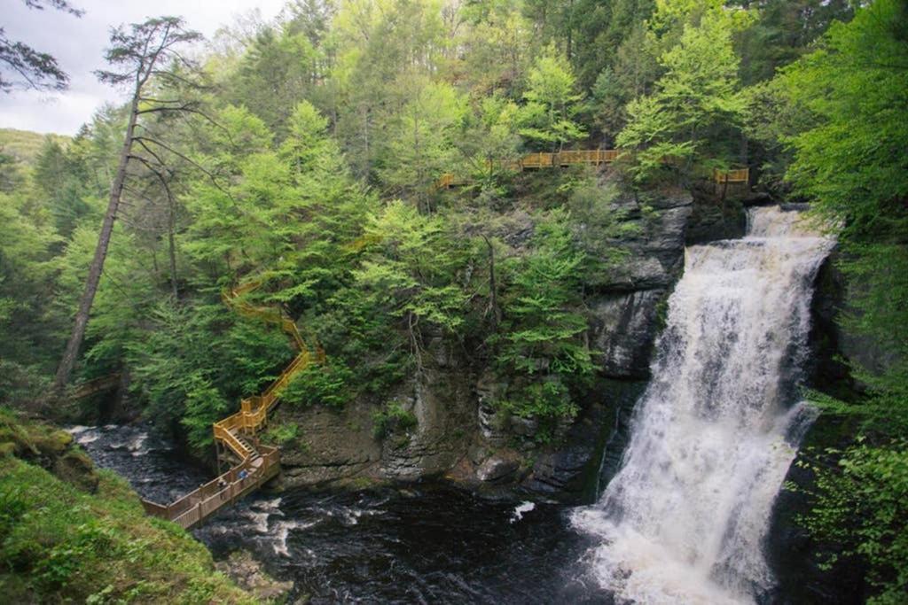 Entire 3 Bedroom Adventure Chalet, Near The Best Of The Poconos イースト・ストラウズバーグ エクステリア 写真