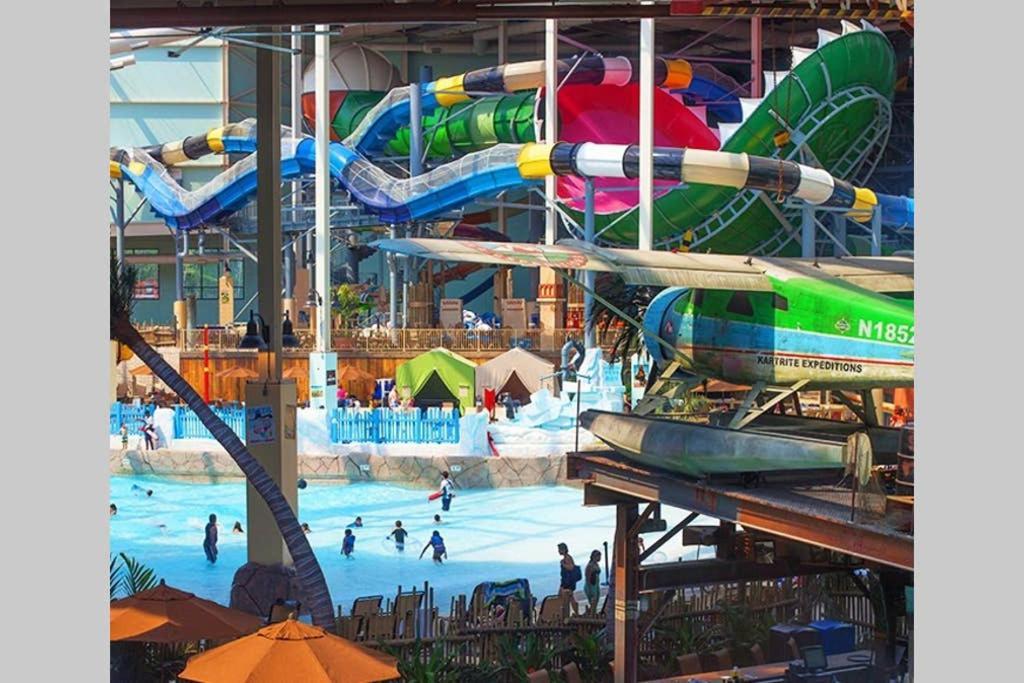 Entire 3 Bedroom Adventure Chalet, Near The Best Of The Poconos イースト・ストラウズバーグ エクステリア 写真