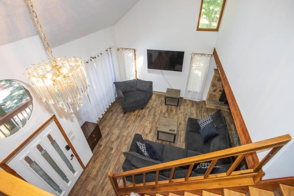 Entire 3 Bedroom Adventure Chalet, Near The Best Of The Poconos イースト・ストラウズバーグ エクステリア 写真